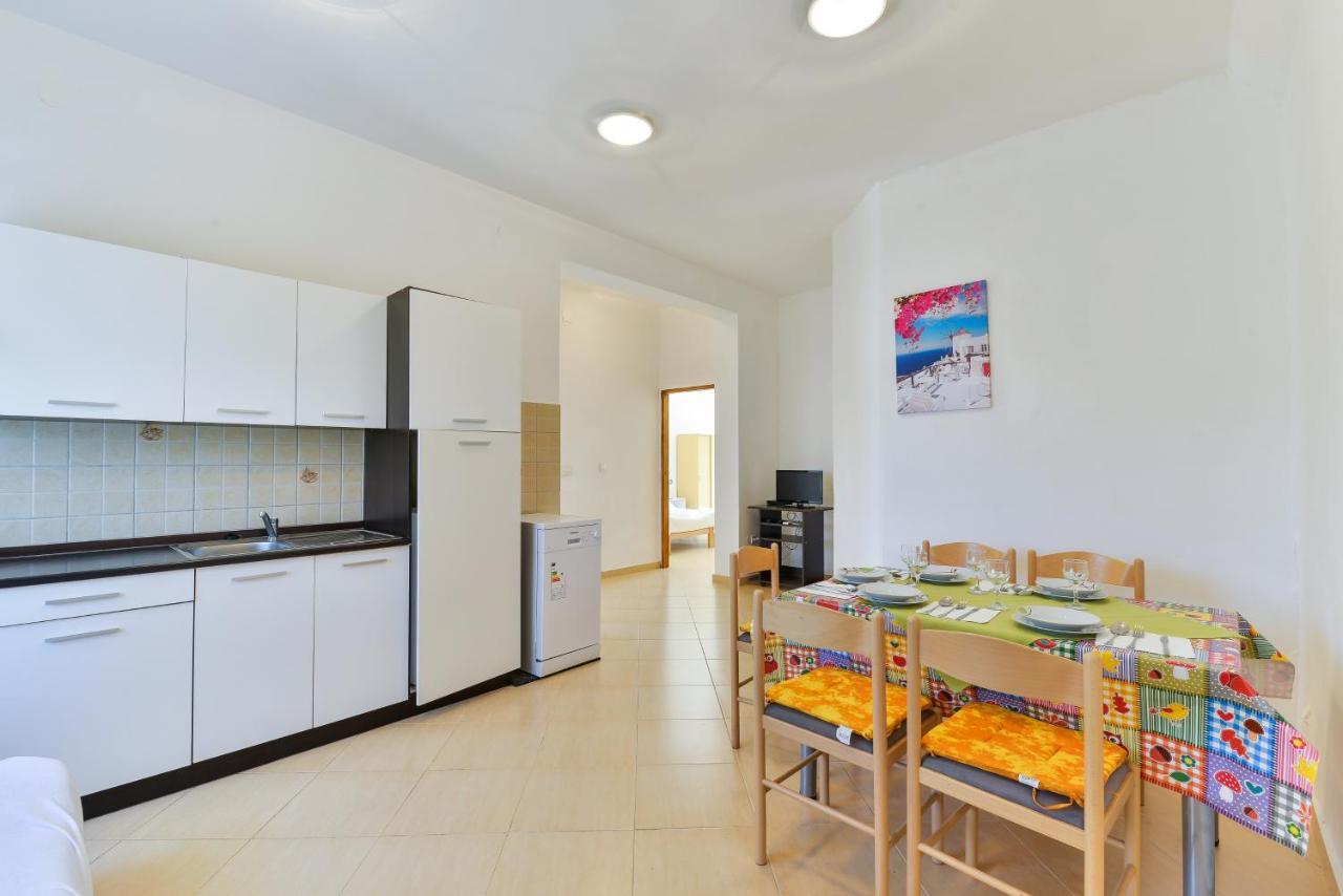 Apartments Lavanda Turanj Eksteriør bilde